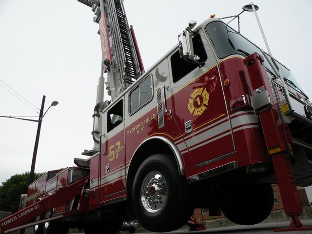 Tower Ladder 57 (2000 Seagrave)